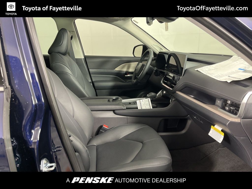 Thumbnail: 2026 Toyota Grand Highlander - 8