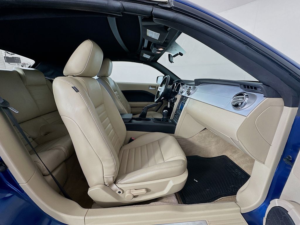 2006 Ford Mustang GT Premium 27