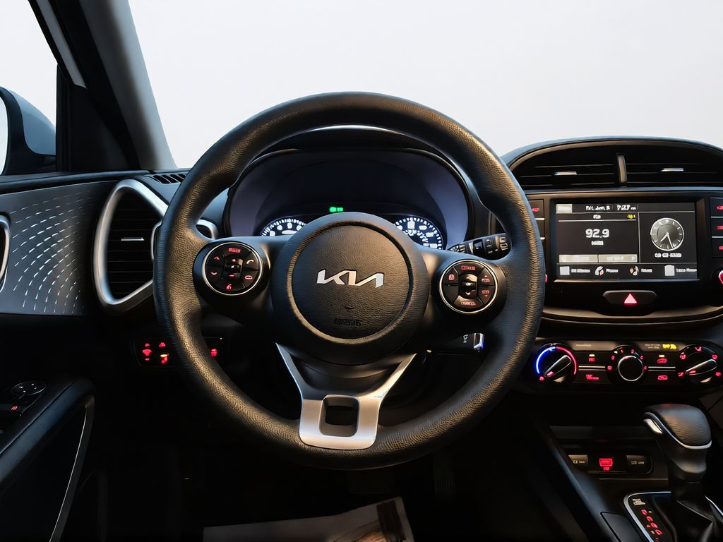 2022 Kia Soul LX White at Gullo Toyota