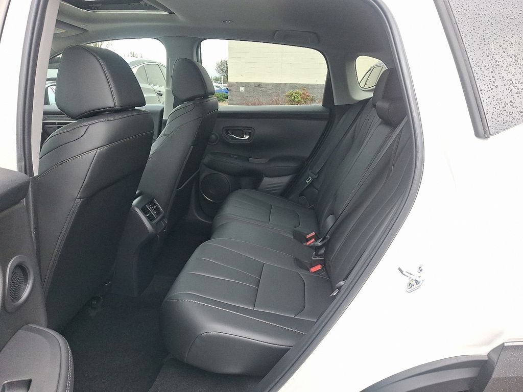 Thumbnail: 2025 Acura ADX - 10