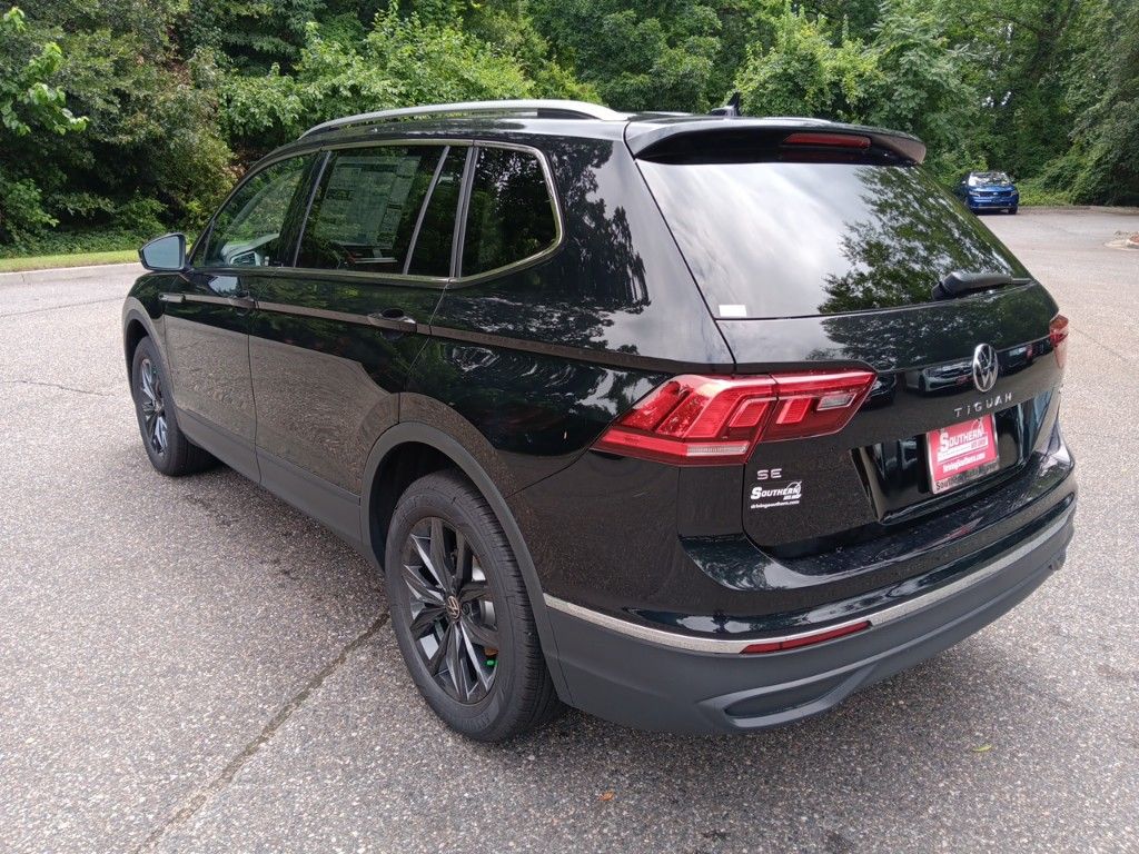 2024 Volkswagen Tiguan 2.0T SE 3