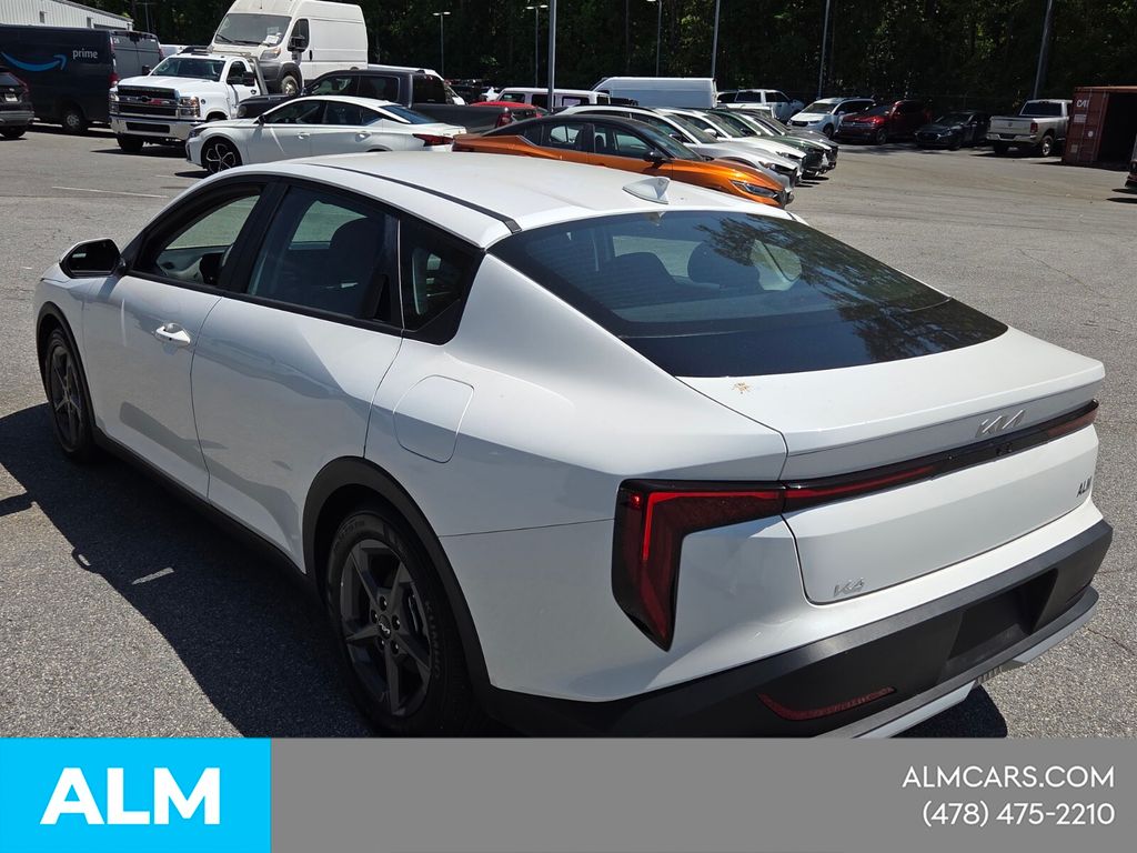 Used 2025 White Kia LXS image 12
