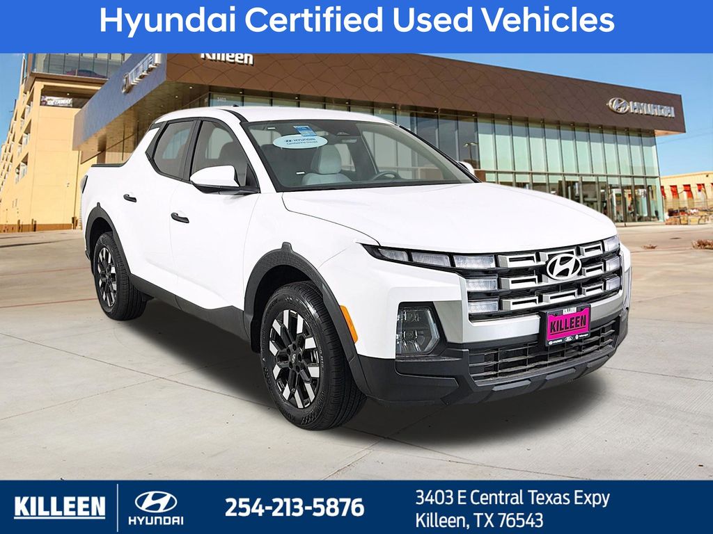 Atlas White 2025 Hyundai Santa Cruz SE Crew Cab FWD Pickup Truck Front-Wheel Drive 8-Speed Automatic