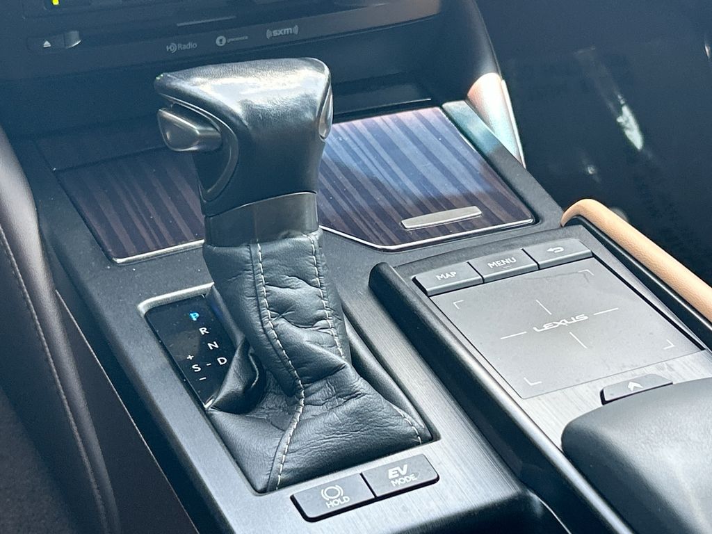Thumbnail: 2021 Lexus ES - 19