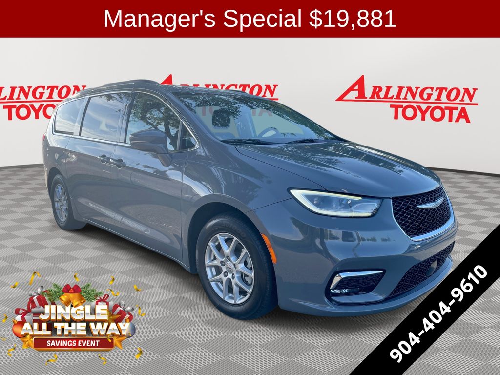 2022 Chrysler Pacifica Touring L's photo