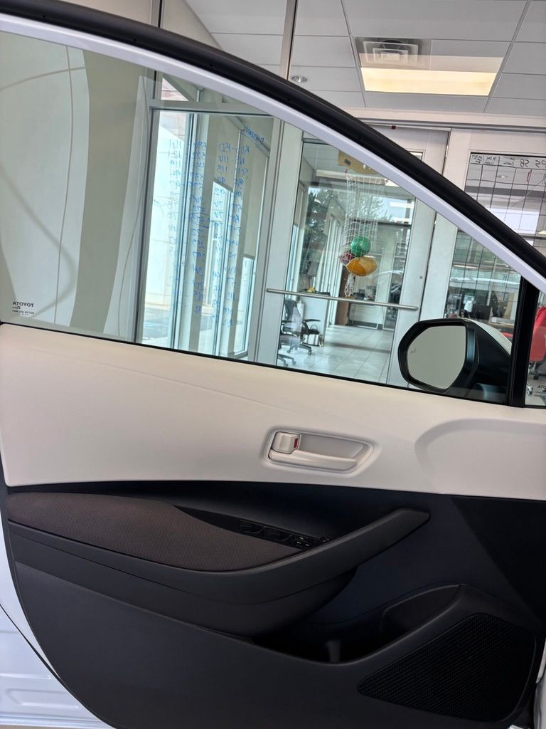 2026 Toyota Corolla LE - Photo 6