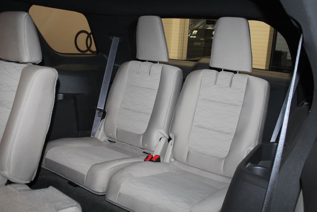 Thumbnail: 2013 Ford Explorer - 20