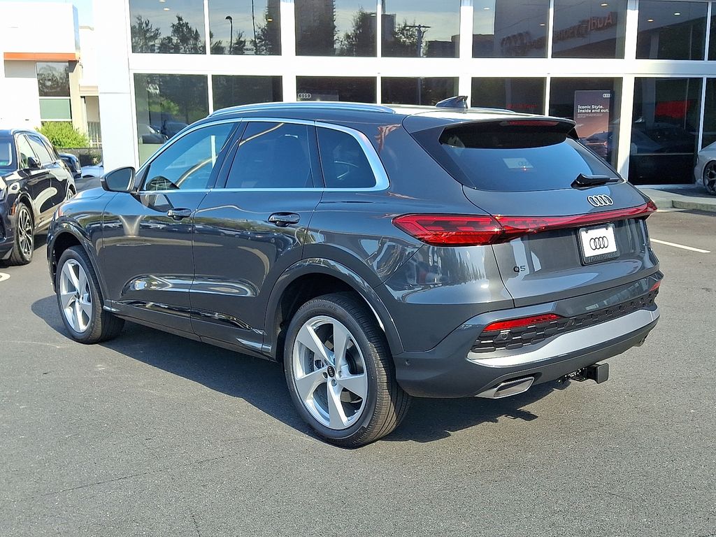 Thumbnail: 2025 Audi Q5 - 4