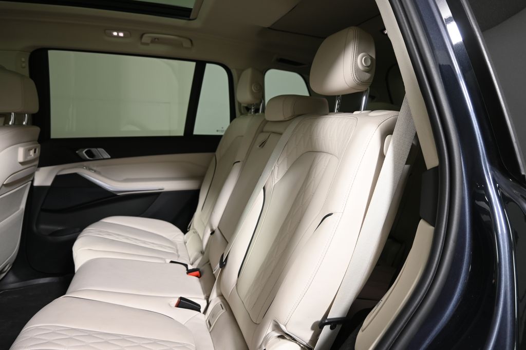 Thumbnail: 2022 BMW X7 - 6