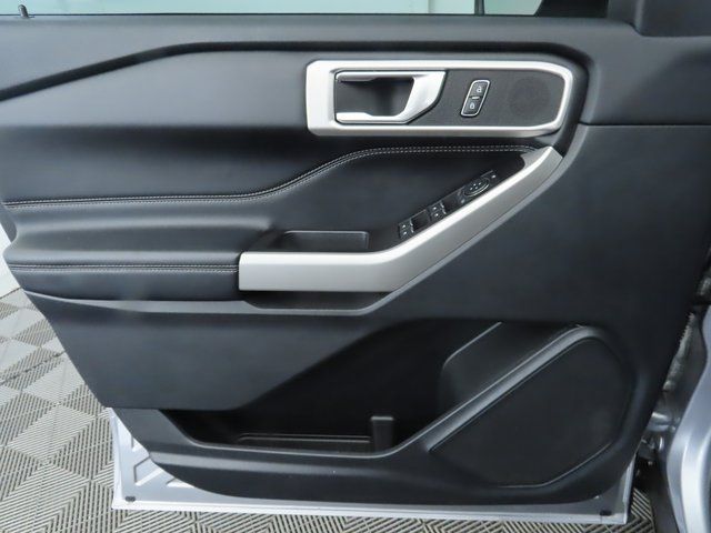 Thumbnail: 2022 Ford Explorer - 25