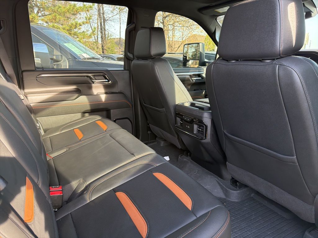 Used 2024 White GMC AT4 image 6