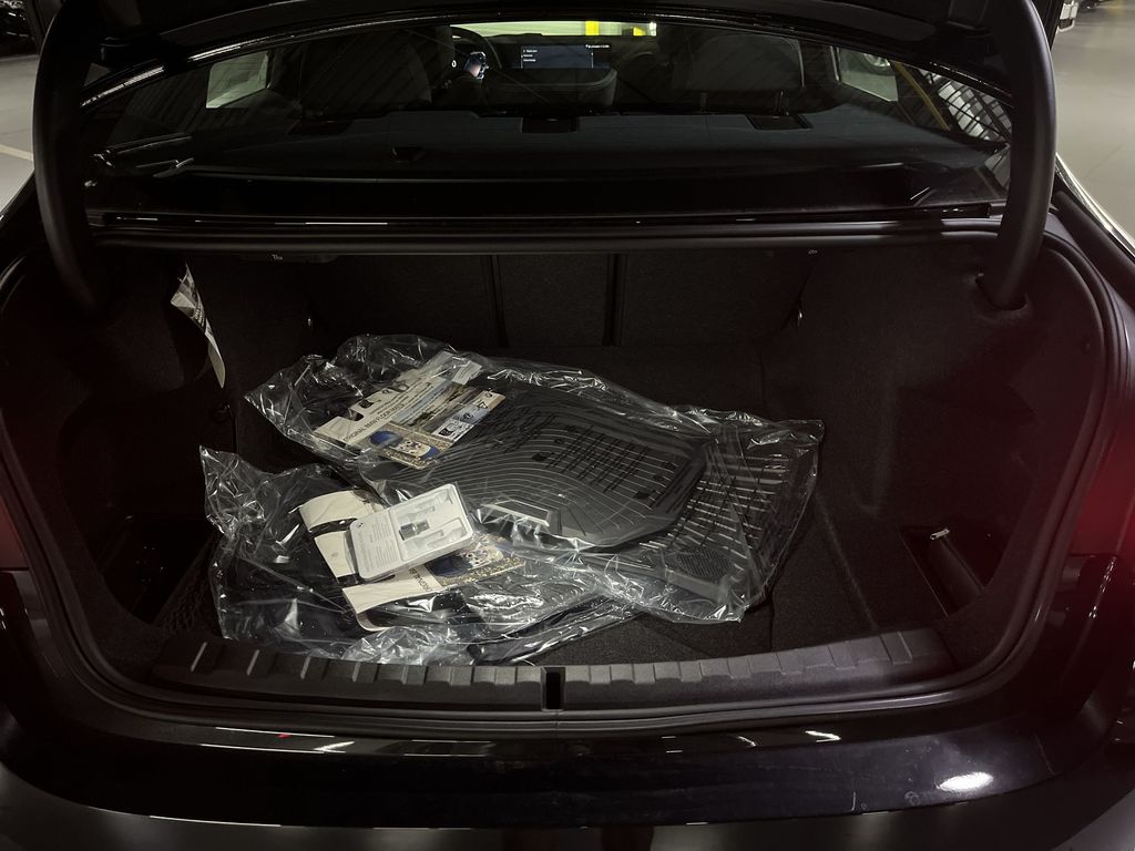 Thumbnail: 2025 BMW 3 Series - 24