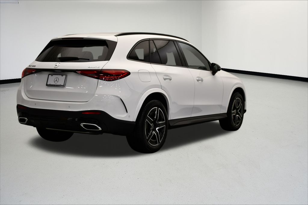 Thumbnail: 2026 Mercedes-Benz GLC - 5