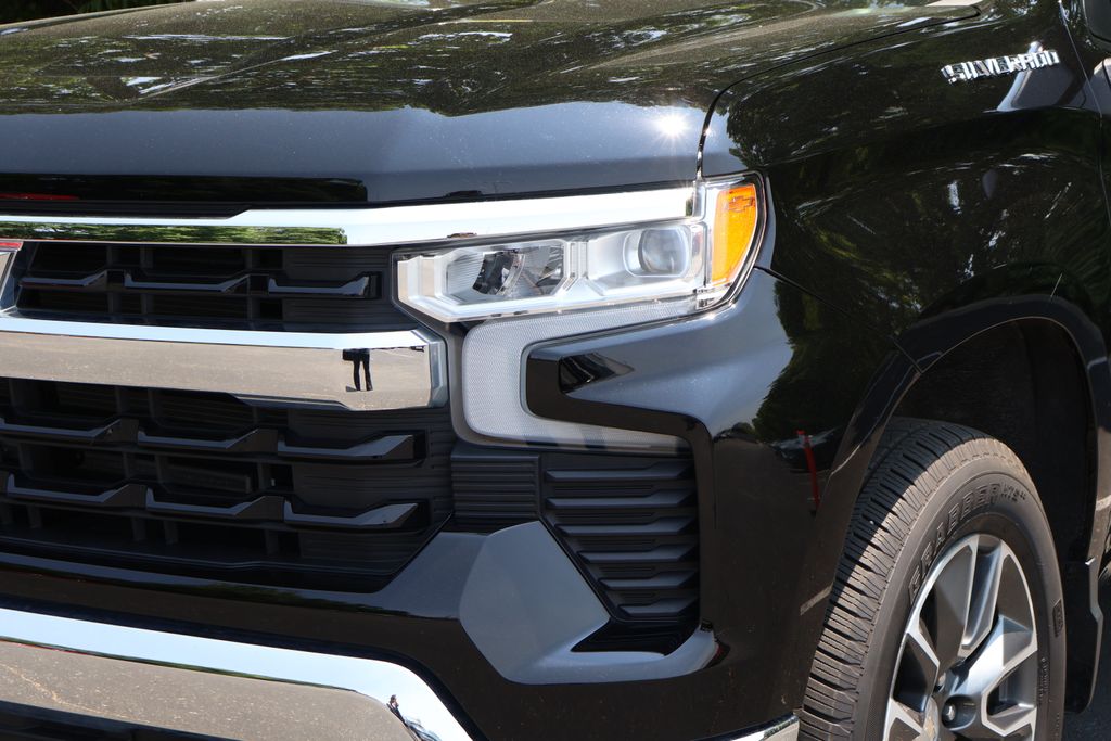 2022 Chevrolet Silverado 1500 LT 3