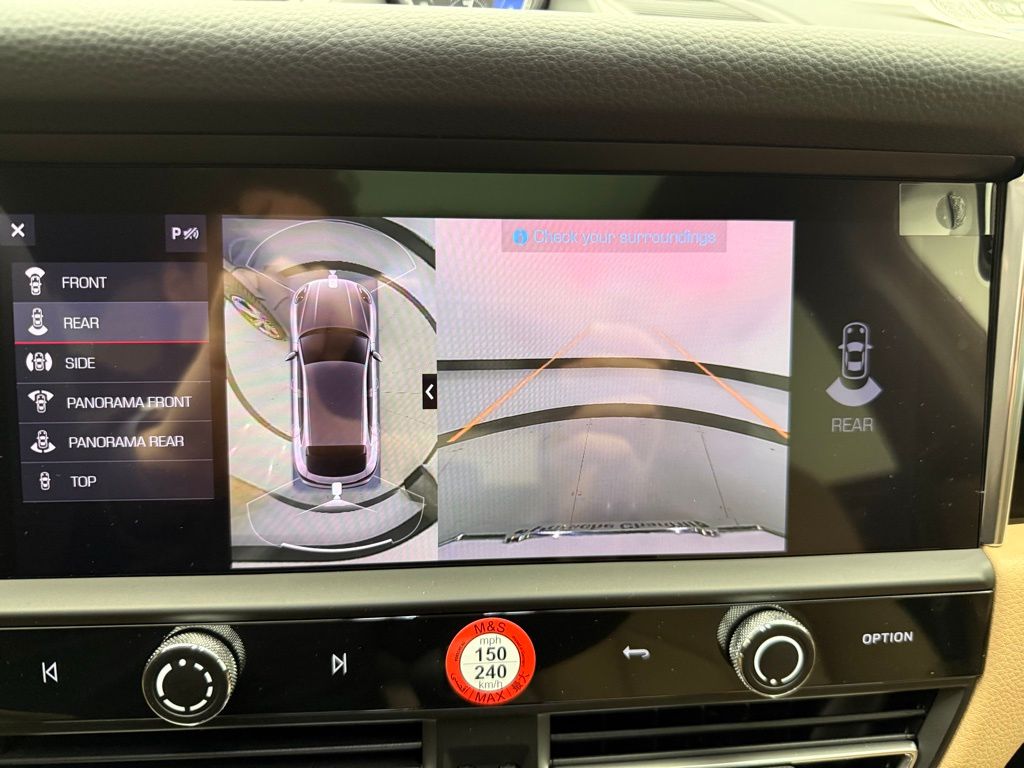 Thumbnail: 2026 Porsche Macan - 17