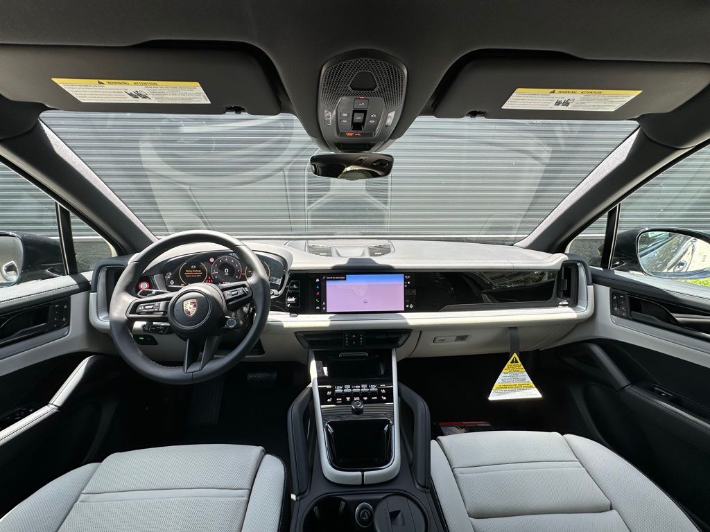 Thumbnail: 2025 Porsche Cayenne - 31