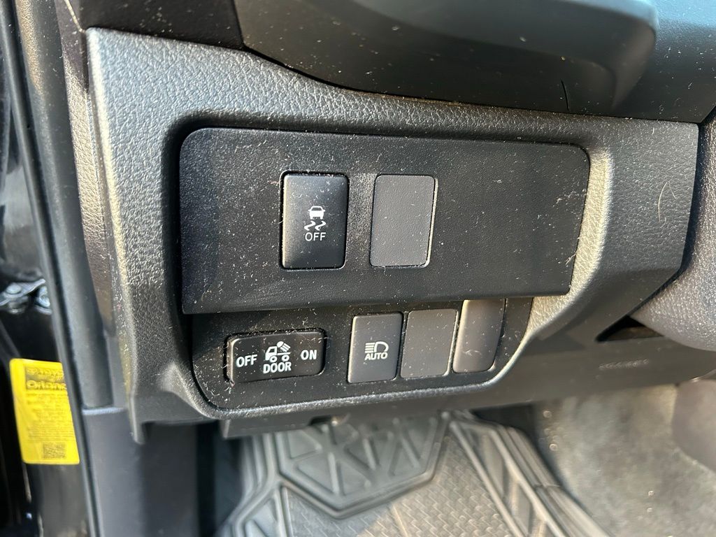 2021 Toyota Tacoma SR 17