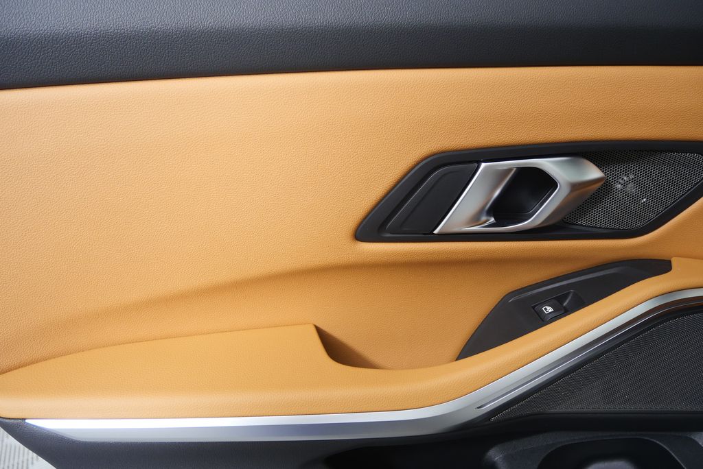 Thumbnail: 2026 BMW 3 Series - 13