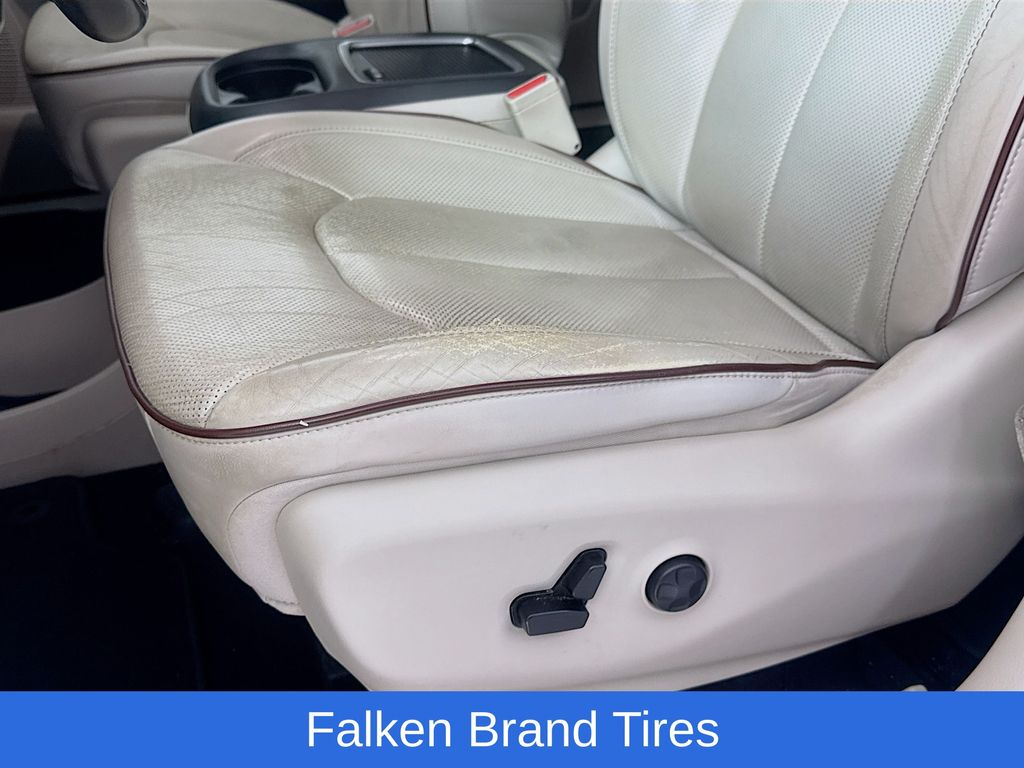 Used Car 2019 Chrysler Pacifica  Limited For Sale Under $20,000 In Austin, Texas