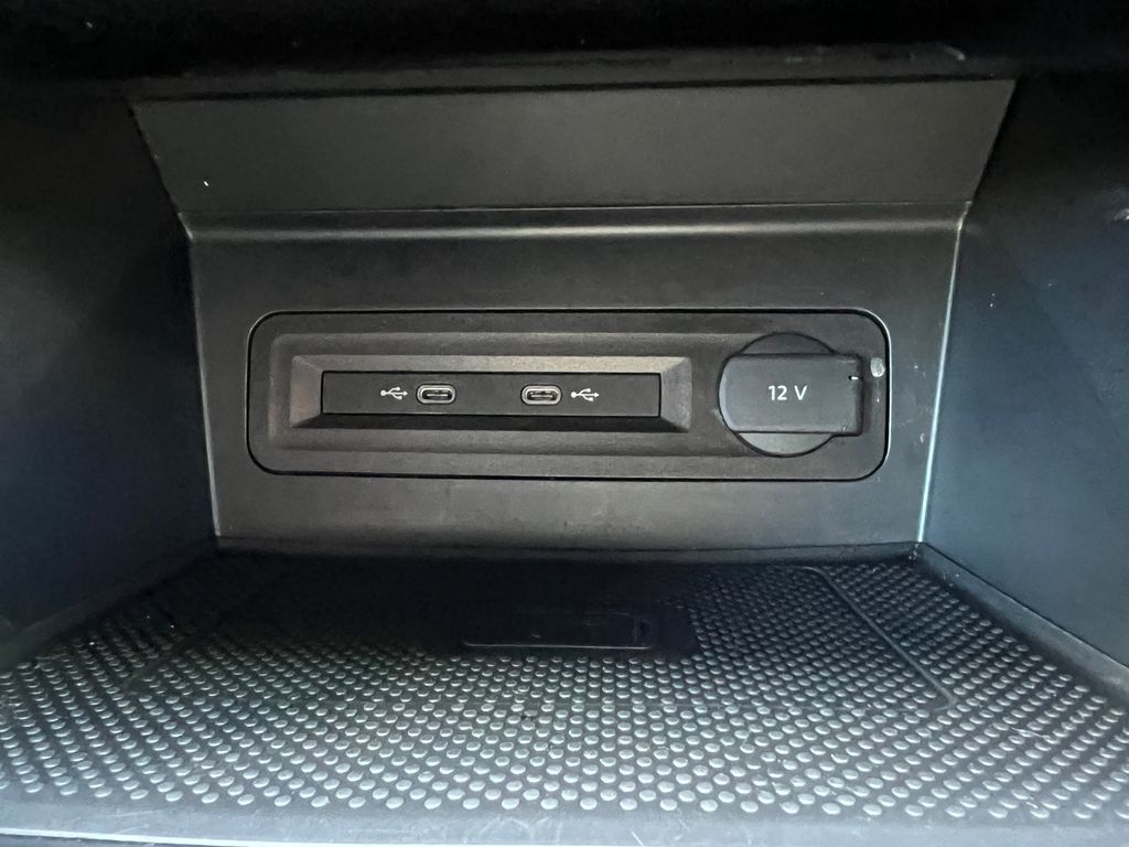 Thumbnail: 2022 Volkswagen Atlas - 27