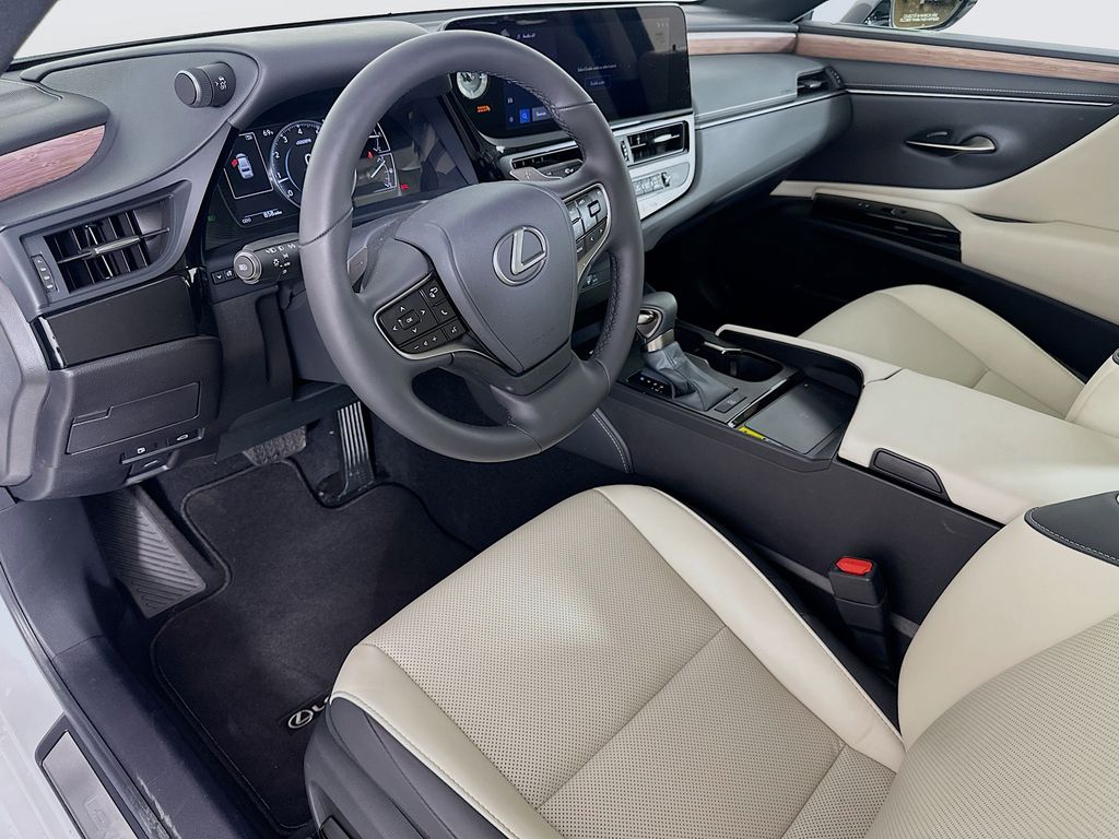 2025 Lexus ES 350 9