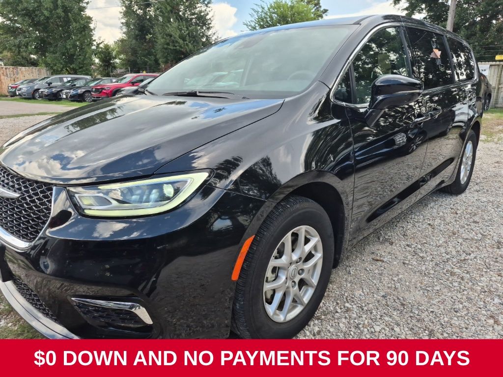 Diamond Black Crystal Pearlcoat 2025 Chrysler Pacifica Minivan Front-Wheel Drive 9-Speed Automatic