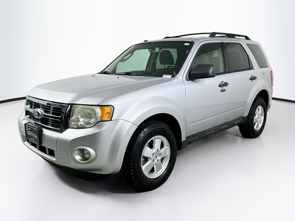 Ingot Silver 2011 Ford Escape SUV / Crossover Front-Wheel Drive 6-Speed Automatic