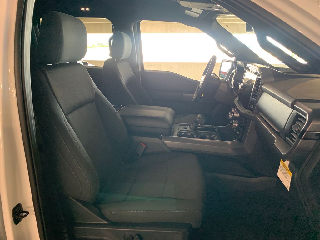 2025 Ford F-150 XLT photo 15