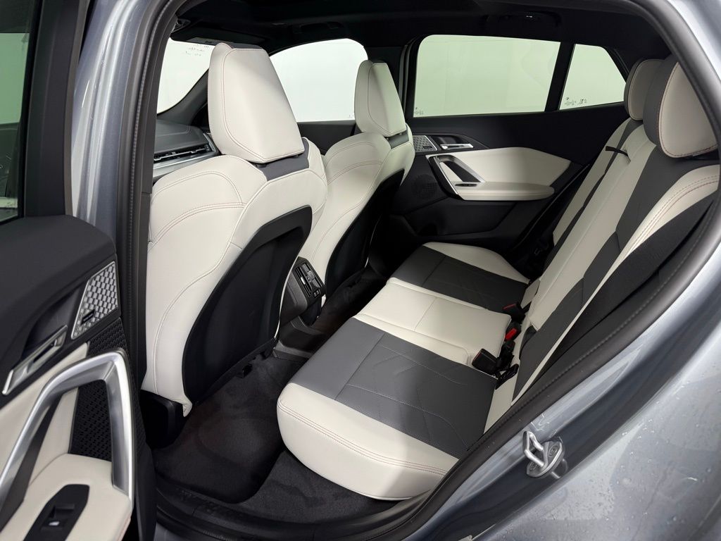 2025 BMW X2 xDrive28i 16
