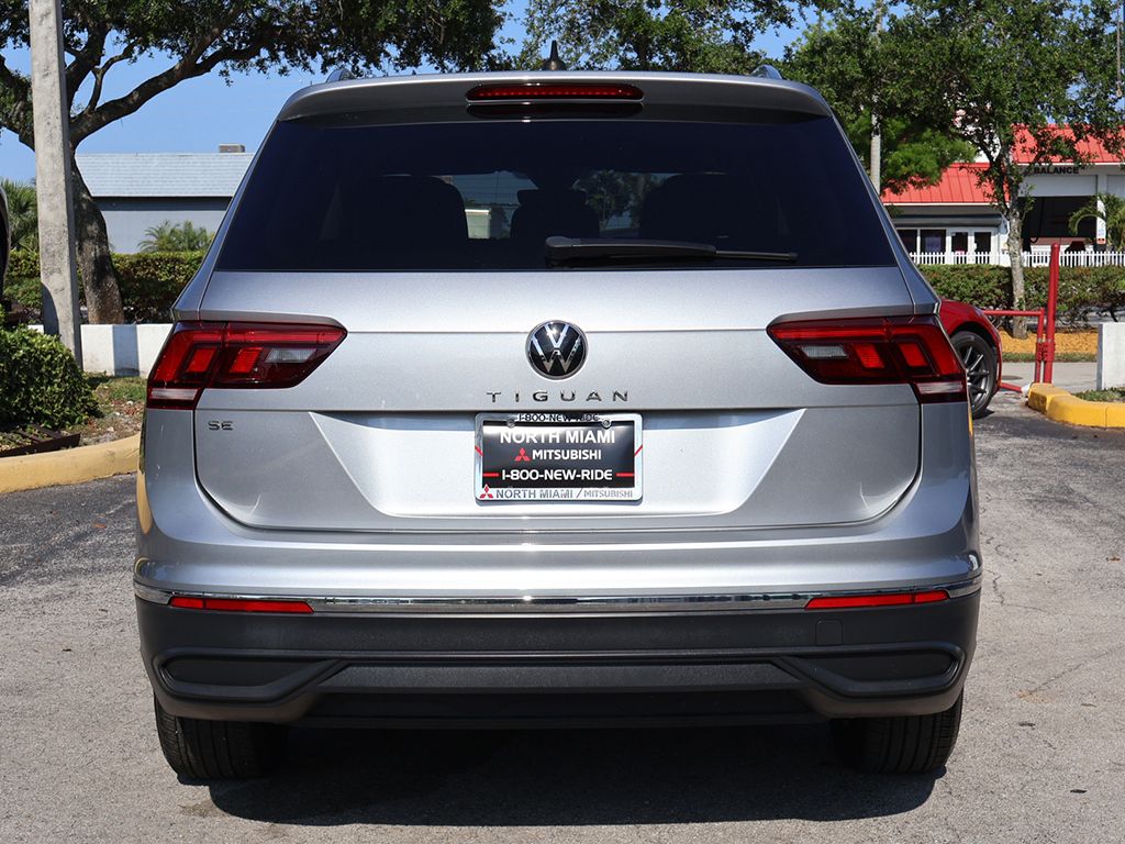 Used 2023 Silver Volkswagen 2.0T SE image 9
