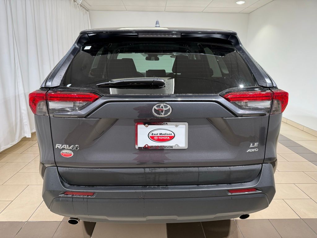 2024 Toyota RAV4 LE 4