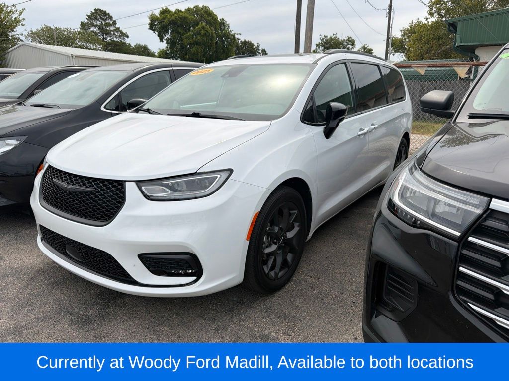 2025 Chrysler Pacifica Limited FWD
