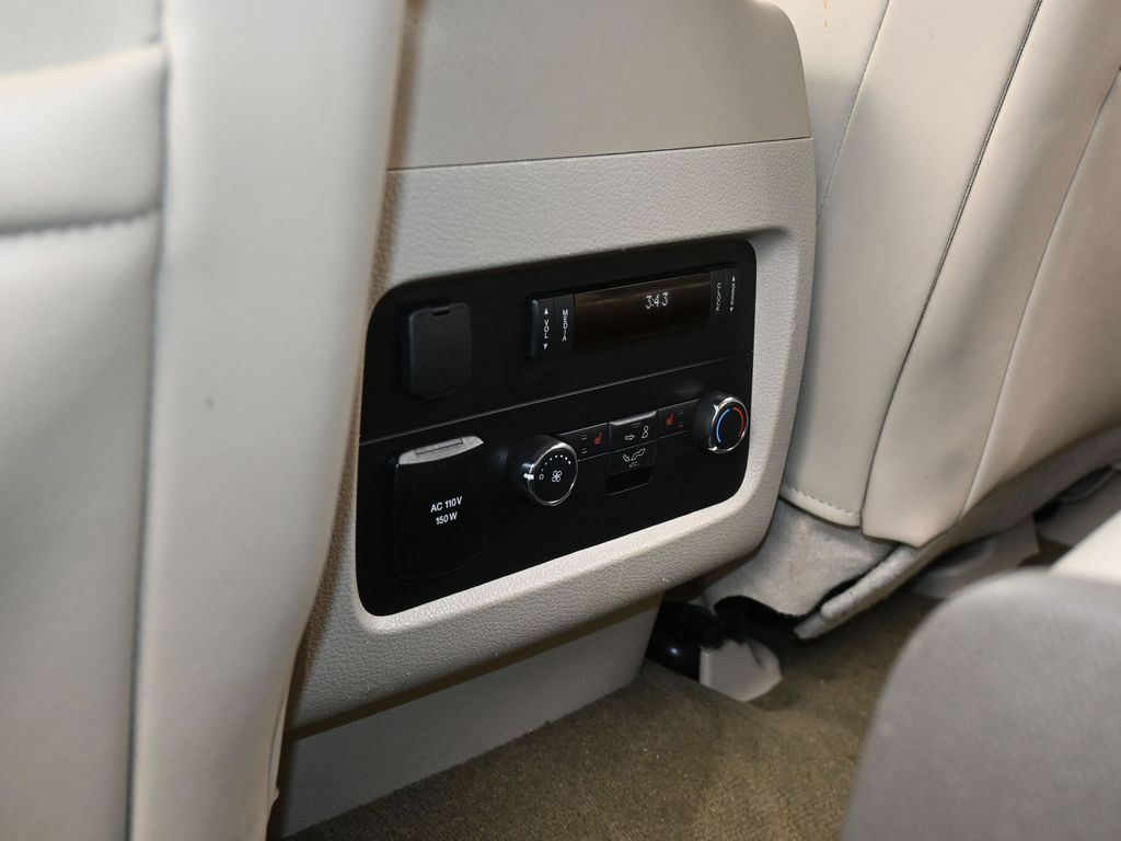 Used 2016 Midnight Lincoln Select image 38