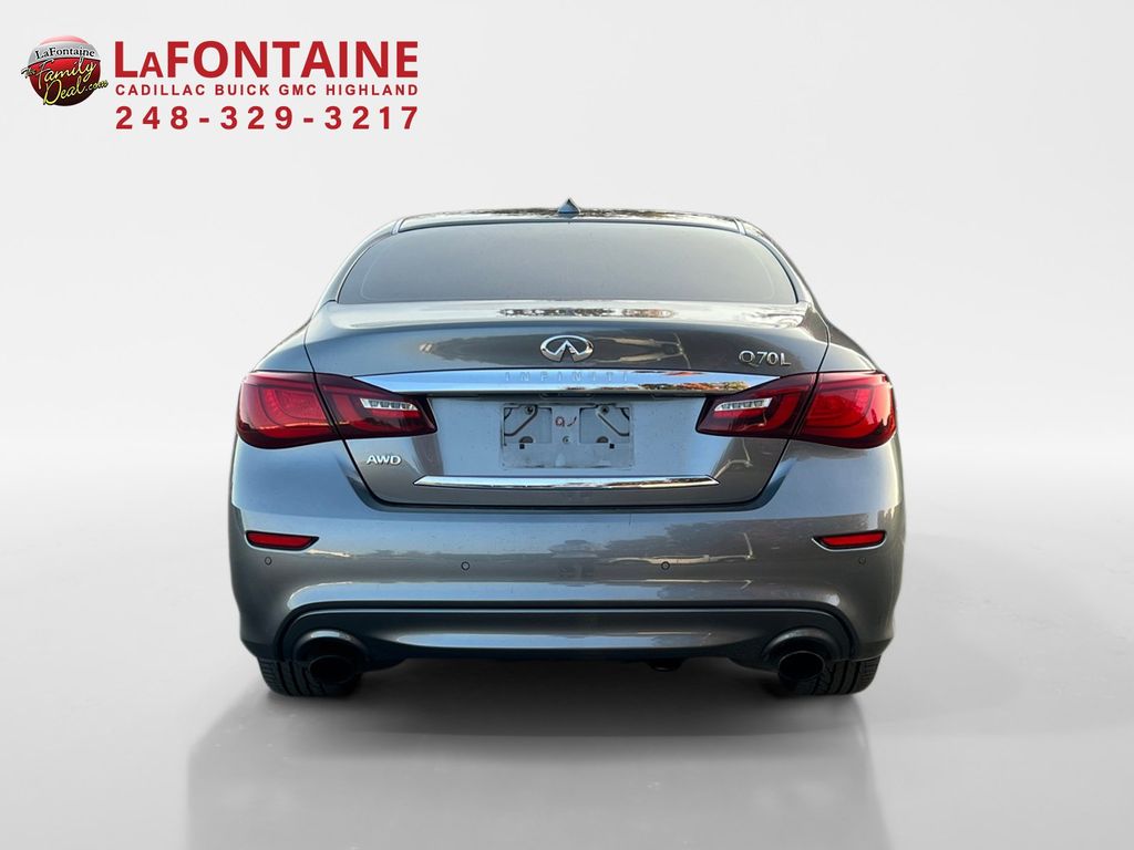 2016 INFINITI Q70L 5.6X 6