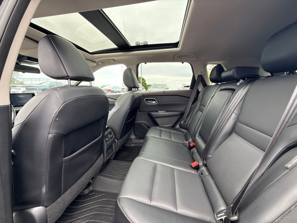 2021 Nissan Rogue SV Black at South Hills Kia