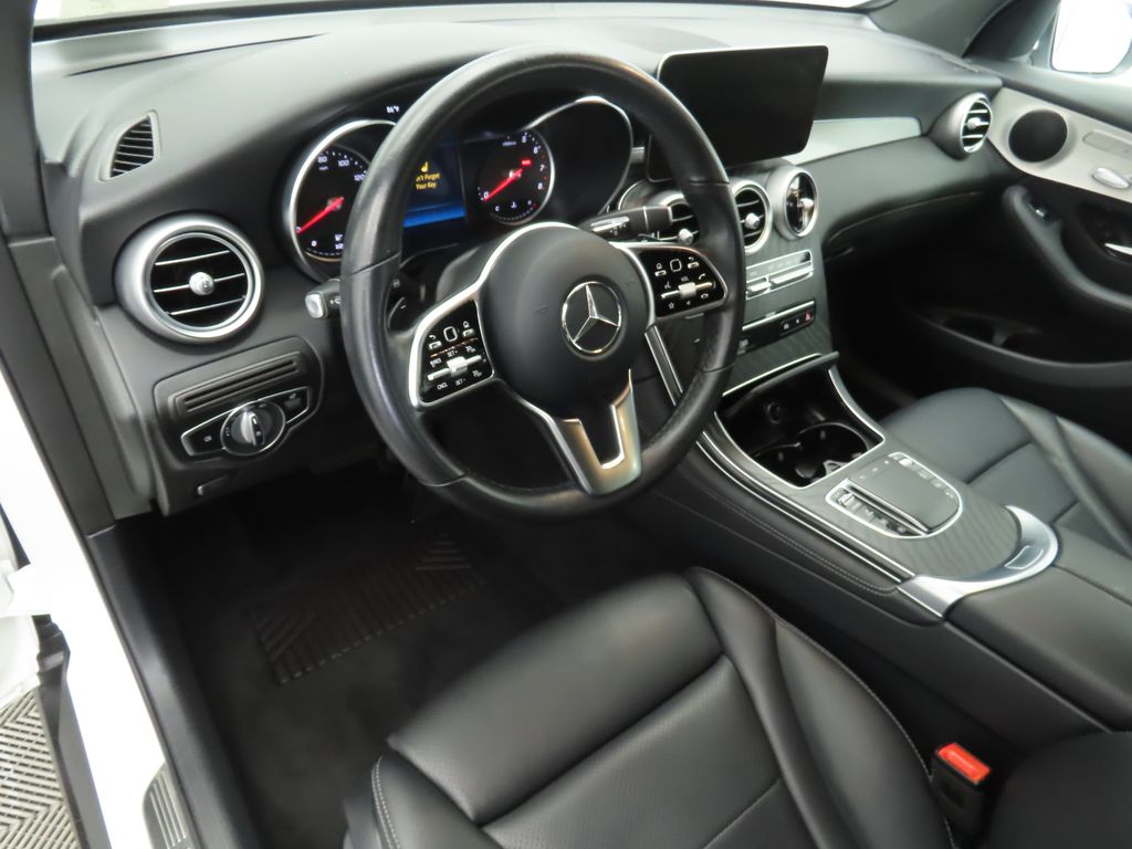 2021 Mercedes-Benz GLC 300 9