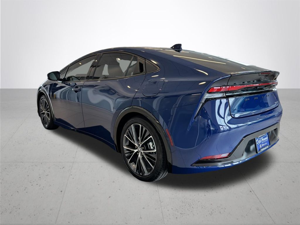 2025 Toyota Prius XLE