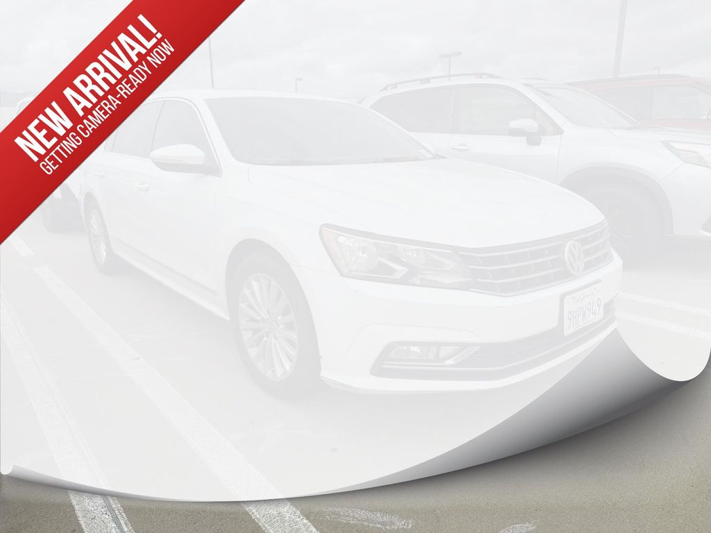 Pure White 2016 Volkswagen Passat 1.8T SE Sedan Front-Wheel Drive 6-Speed Automatic