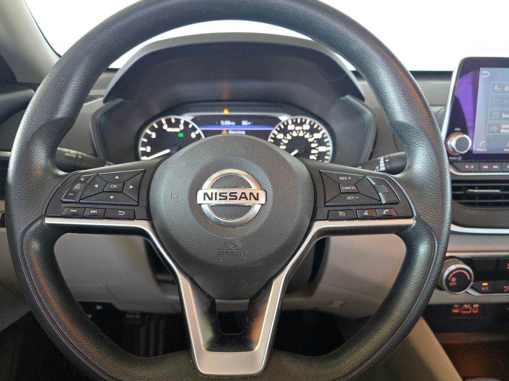 Thumbnail: 2019 Nissan Altima - 13