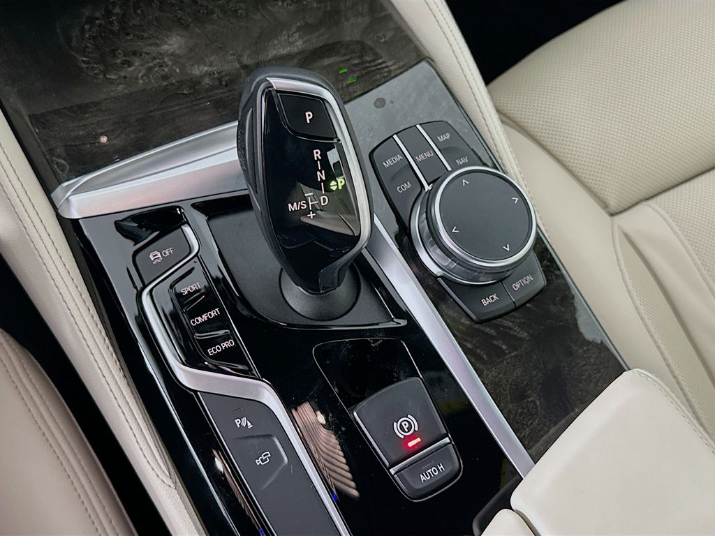 2019 BMW 5 Series 540i 17