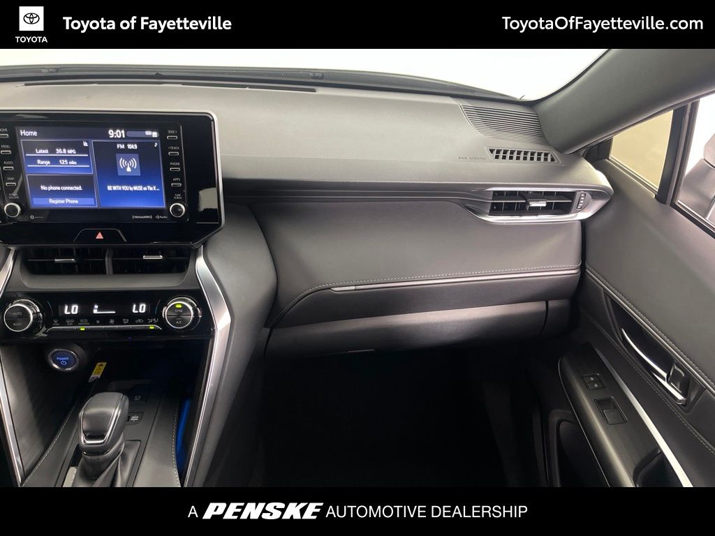 Thumbnail: 2021 Toyota Venza - 16