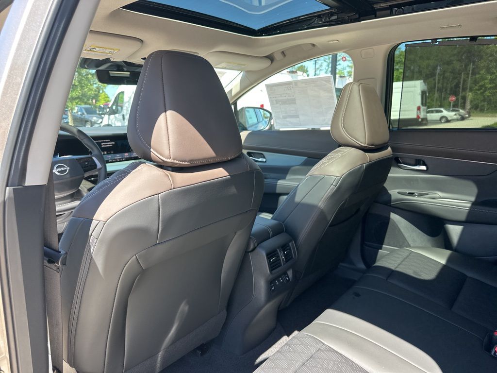 2025 Champagne Silver Metallic Nissan Murano Platinum AWD SUV