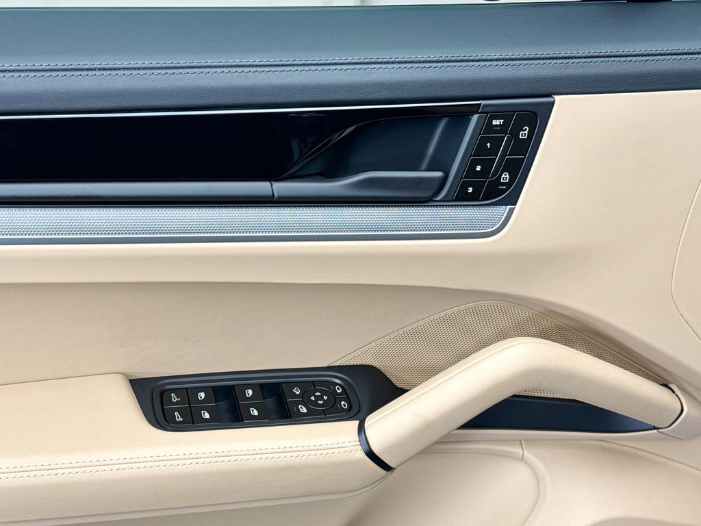 Thumbnail: 2026 Porsche Cayenne - 24