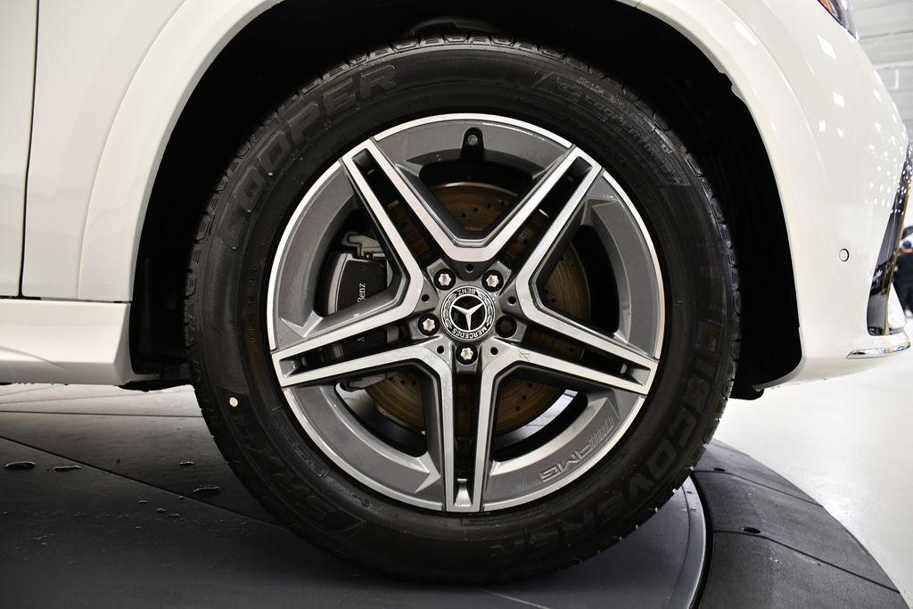 Thumbnail: 2025 Mercedes-Benz GLE - 16