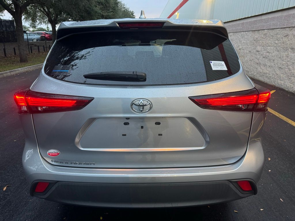 2021 Toyota Highlander L 4