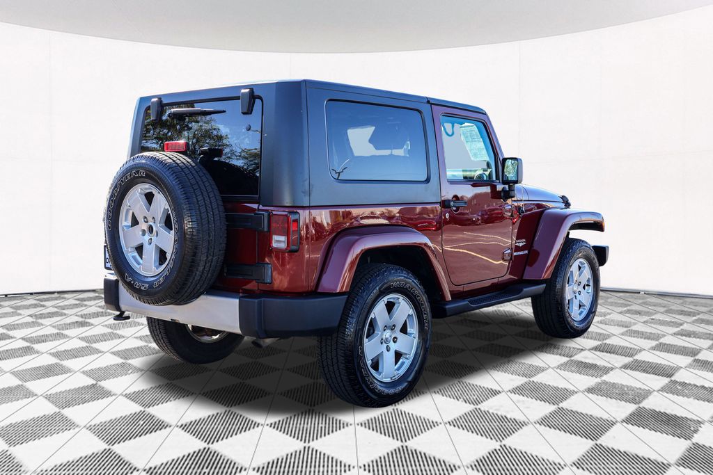 2010 Jeep Wrangler Sahara 8