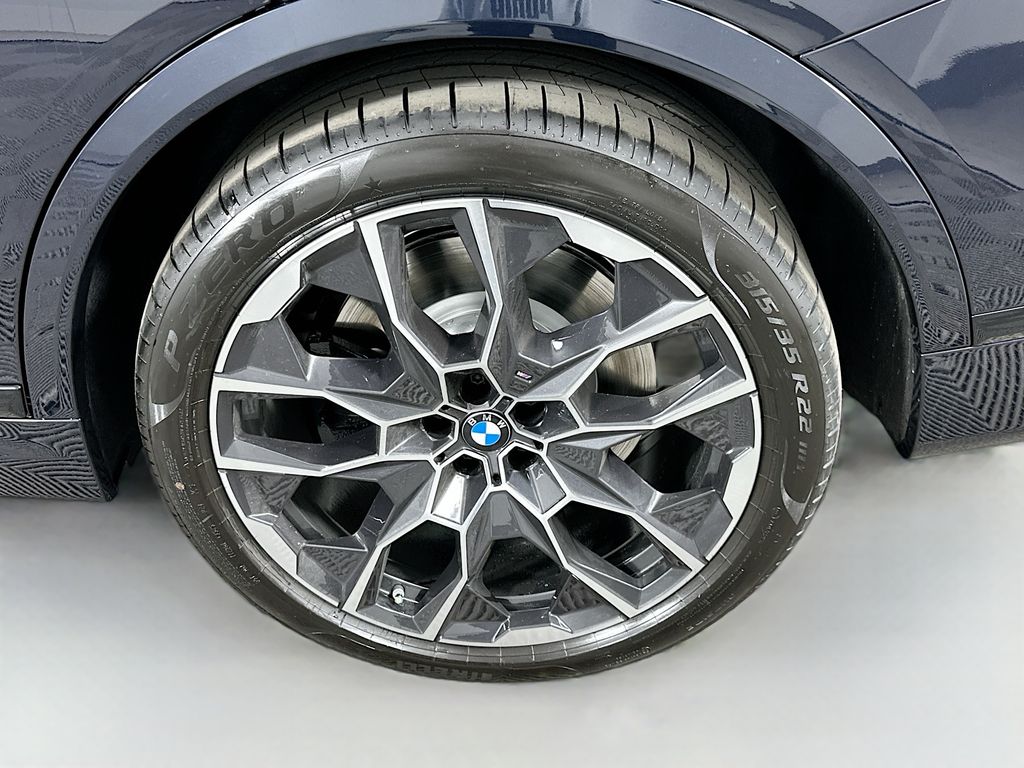 Thumbnail: 2026 BMW X7 - 23