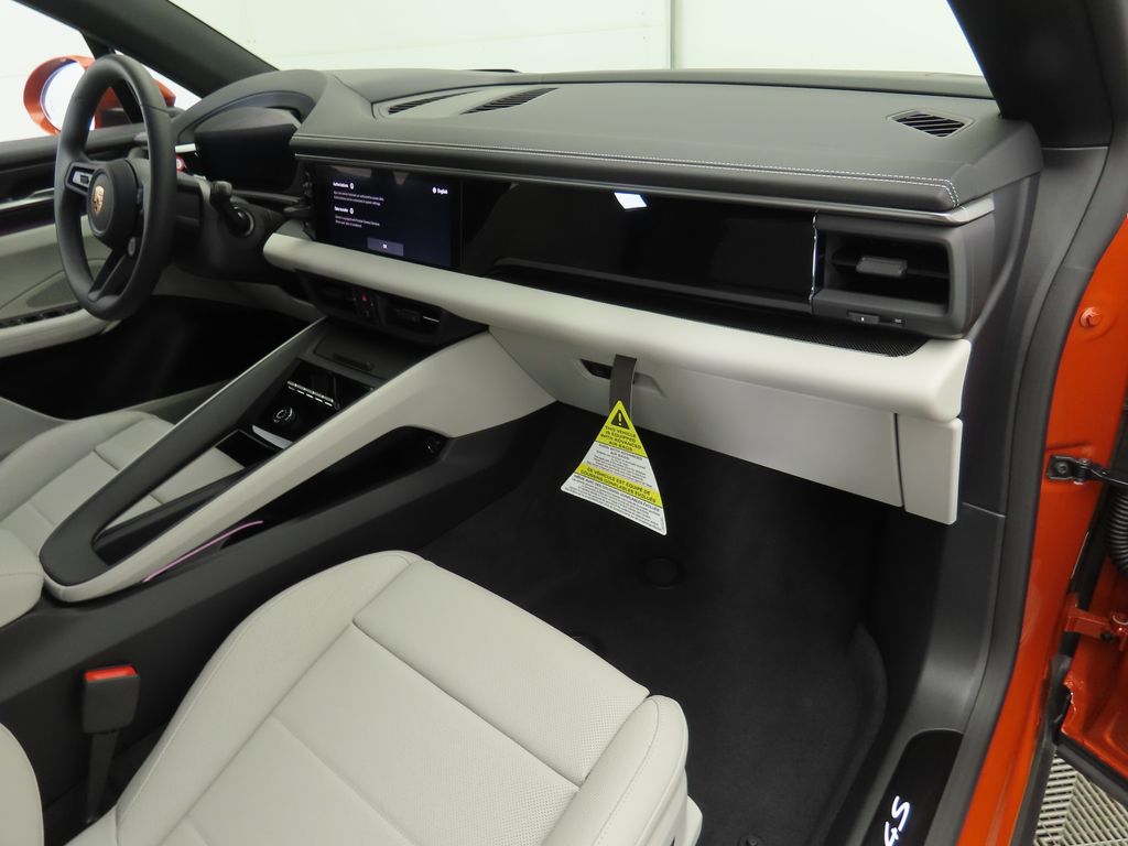 Thumbnail: 2025 Porsche Macan - 21