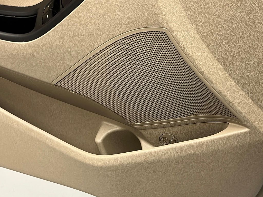 Thumbnail: 2016 Hyundai Elantra - 21