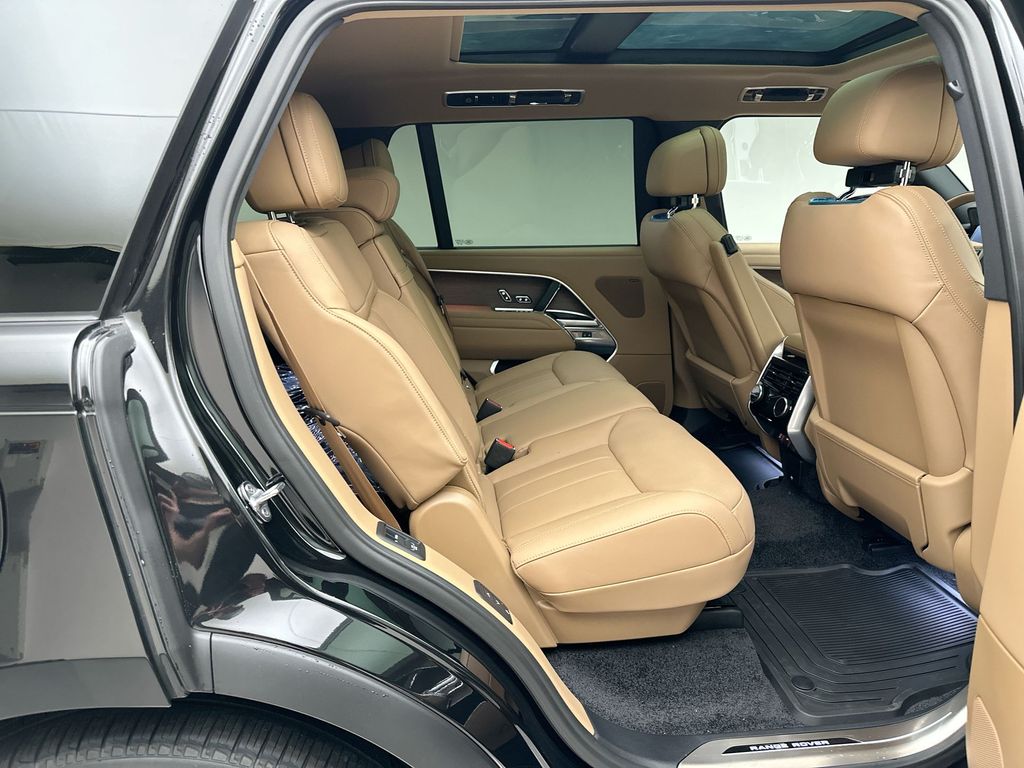 Thumbnail: 2026 Land Rover Range Rover - 7